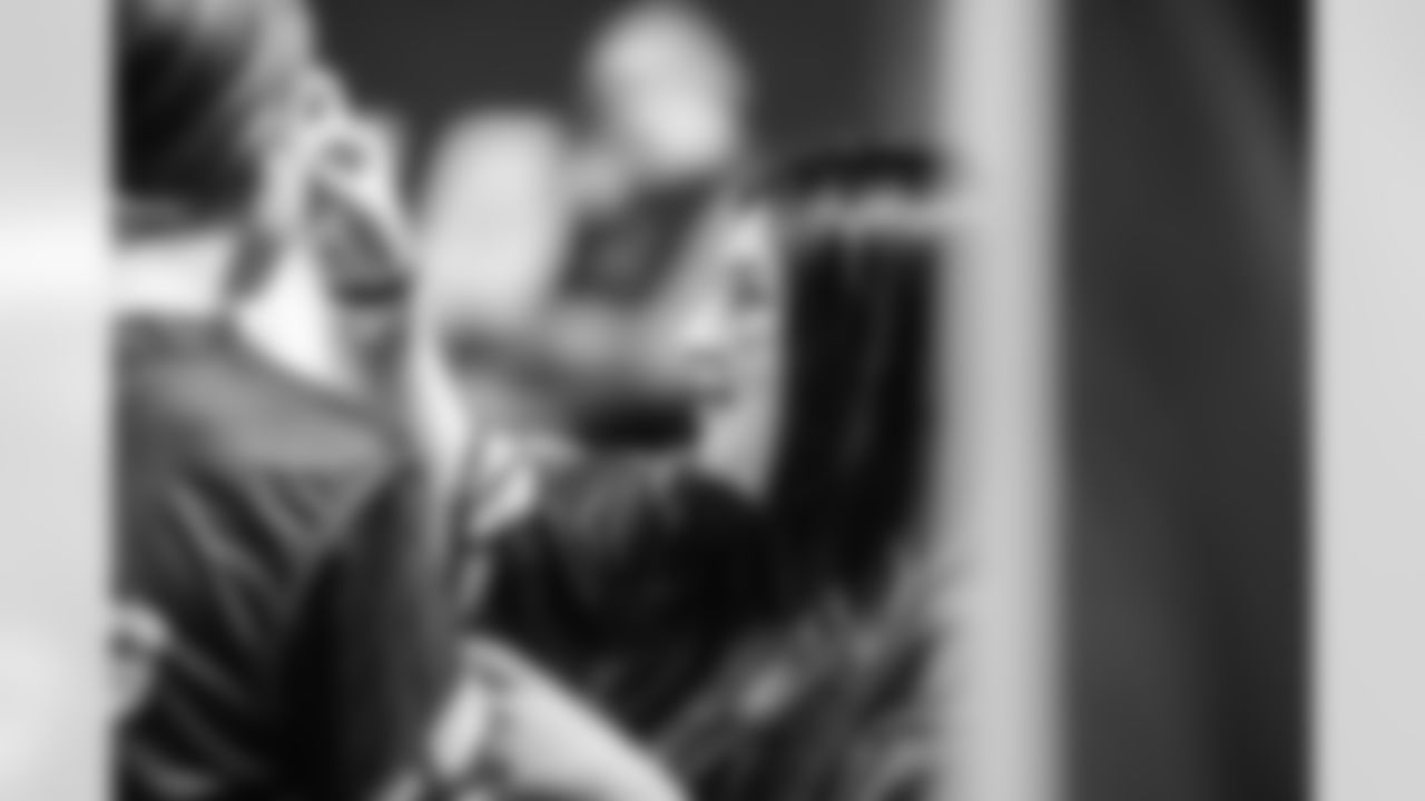 E_BEN_LUMLEY_JETS_FLAG_DUBLIN_MAR05_659