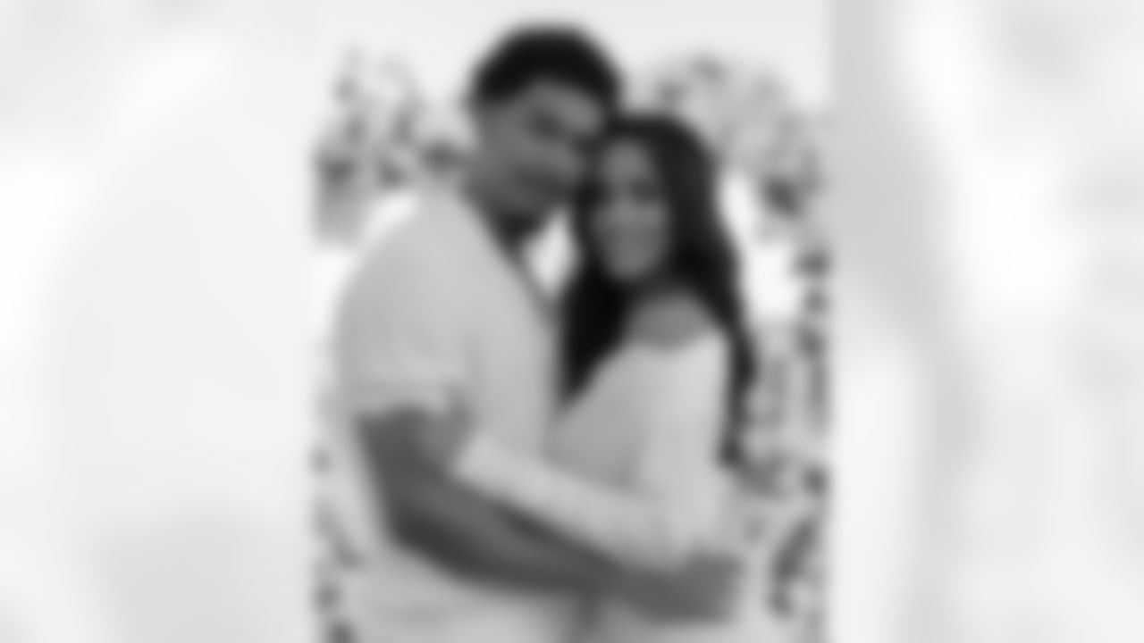 Allen Lazard got engaged.