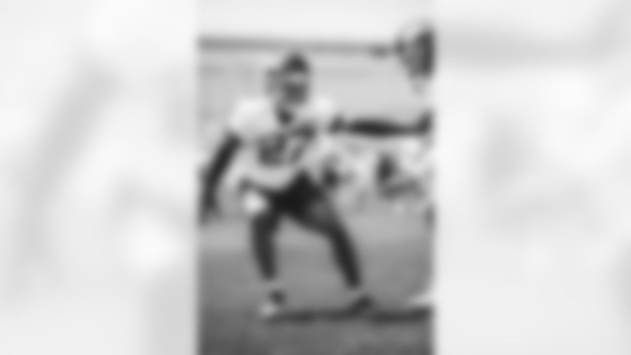 CB Tae Hayes