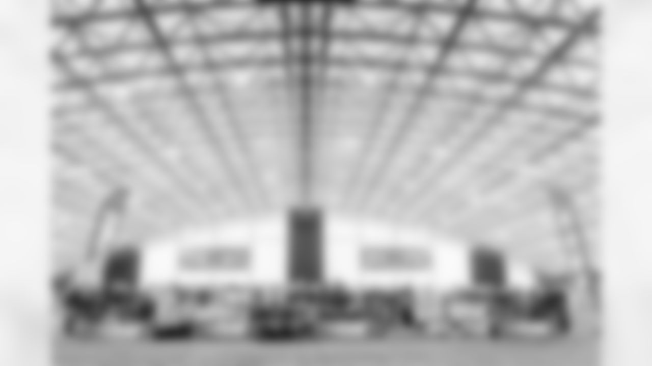 E_BEN_LUMLEY_JETS_FLAG_DUBLIN_MAR05_2345