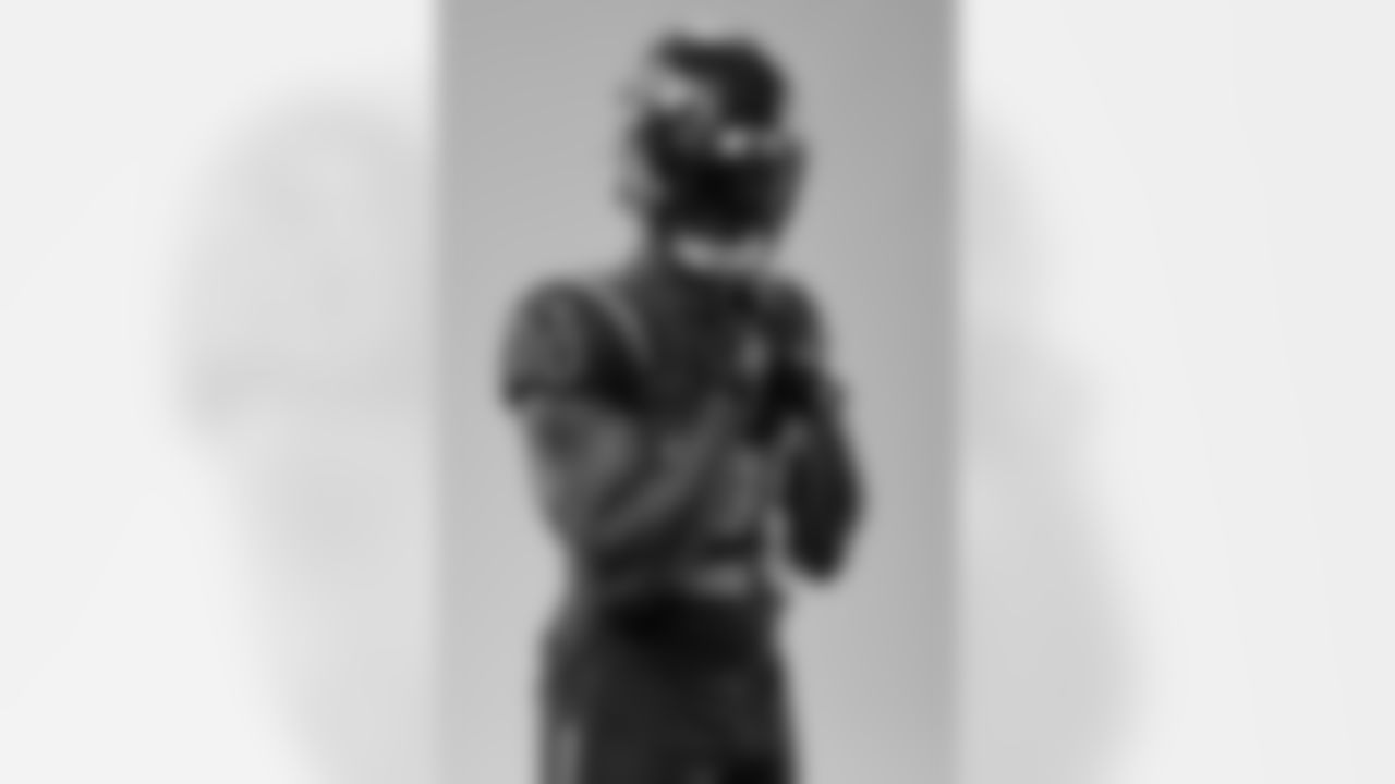 20250721-NY-Jets-Rivalry-White-7313