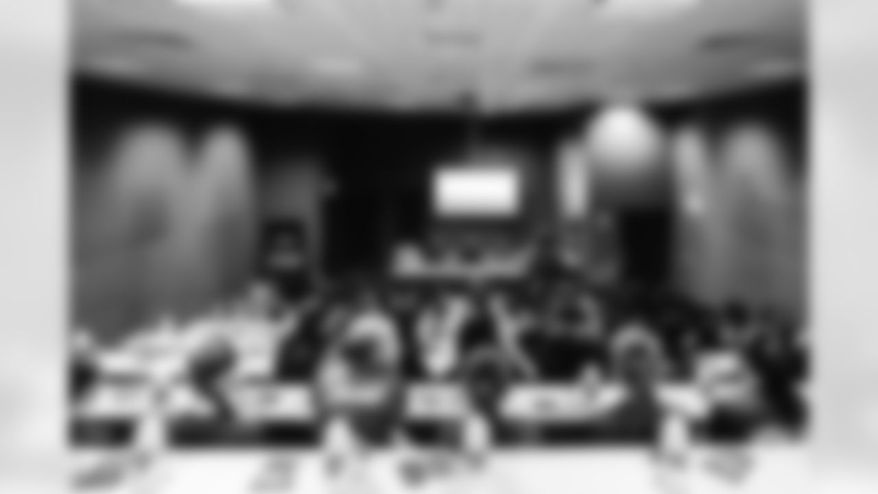 E_BEN_LUMLEY_JETS_FLAG_DUBLIN_MAR05_180