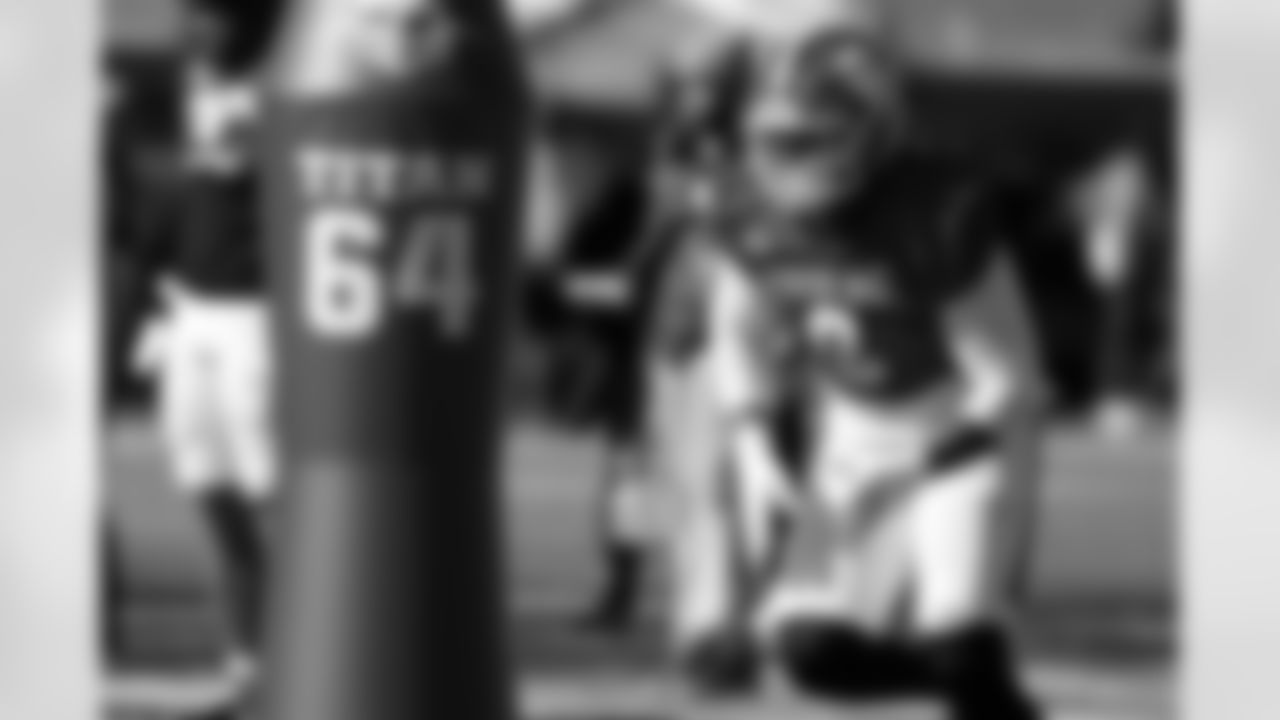 American Team defensive end TJ Parker (9), of Clemson, runs through drills during practice for the Senior Bowl NCAA college football game Wednesday, Jan. 28, 2026, in Mobile, Ala. (AP Photo/Butch Dill)