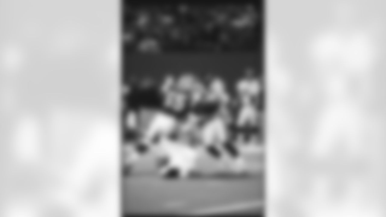 Marvin Jones makes a tackle during the Jets 16-6 Monday Night loss to the Jacksonville Jaguars at the Meadowlands on October 11, 1999..