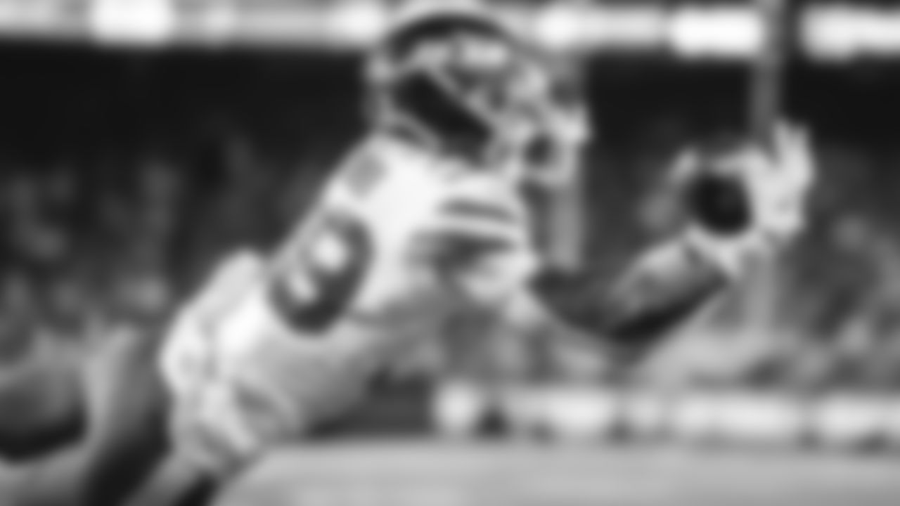 E_SS3_8842-skinner-catch-thumb