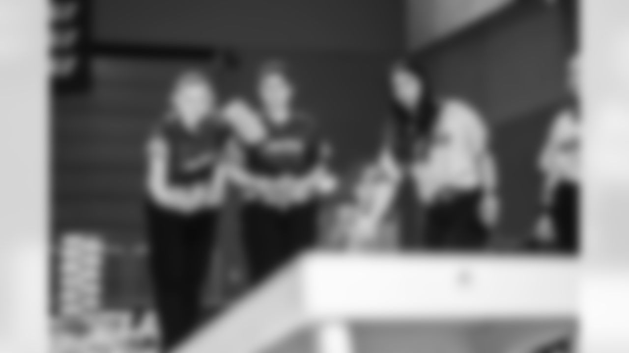 E_BEN_LUMLEY_JETS_FLAG_DUBLIN_MAR05_80