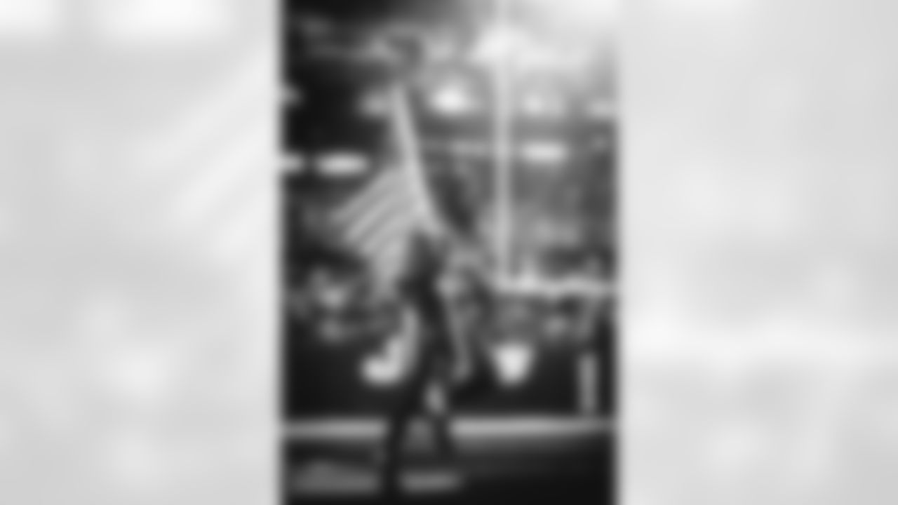 E_SNY_8934