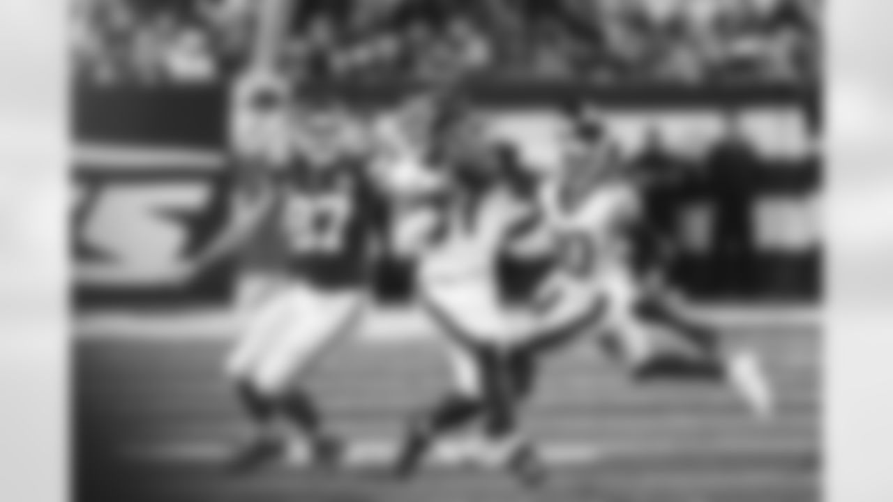 E_JB2_7572