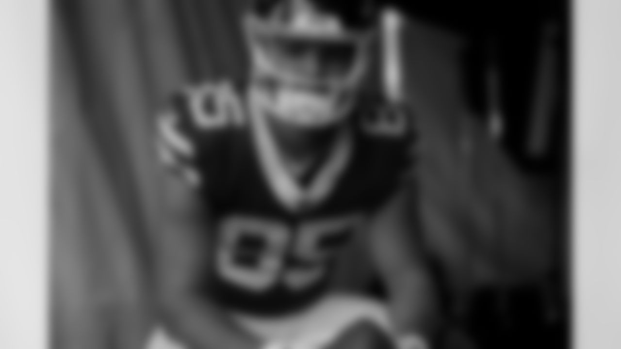 New York Jets tight end Mason Taylor (85) poses for a portrait during the NFLPA Rookie Premiere on Saturday, May 17, 2025 in Thousand Oaks, Calif. (Ben Liebenberg/NFL)
