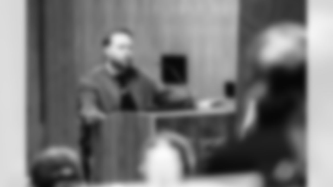 E_BEN_LUMLEY_JETS_FLAG_DUBLIN_MAR05_1124