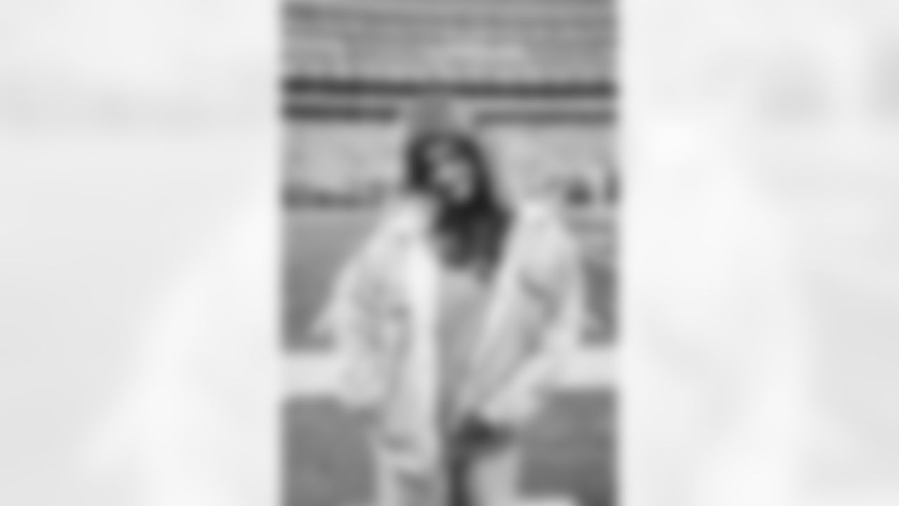 Influencer/Artist - Sabrina Bernstein