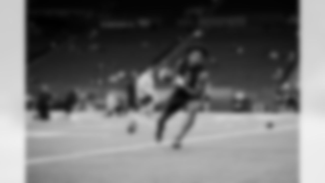 Louisville wide receiver Caullin Lacy (25) participates in a drill during the 2026 NFL Scouting Combine on Saturday, February 28, 2026 in Indianapolis, Indiana. (Lauren Leigh Bacho/NFL)