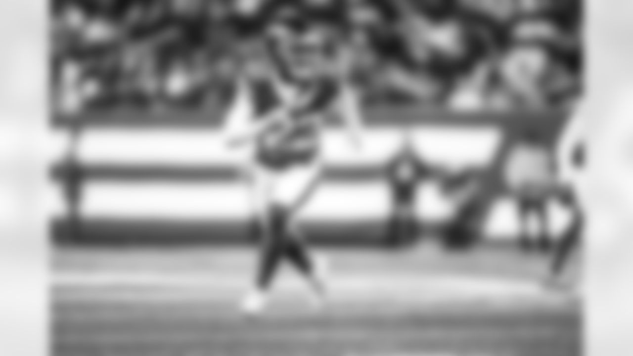 S Tony Adams - 22