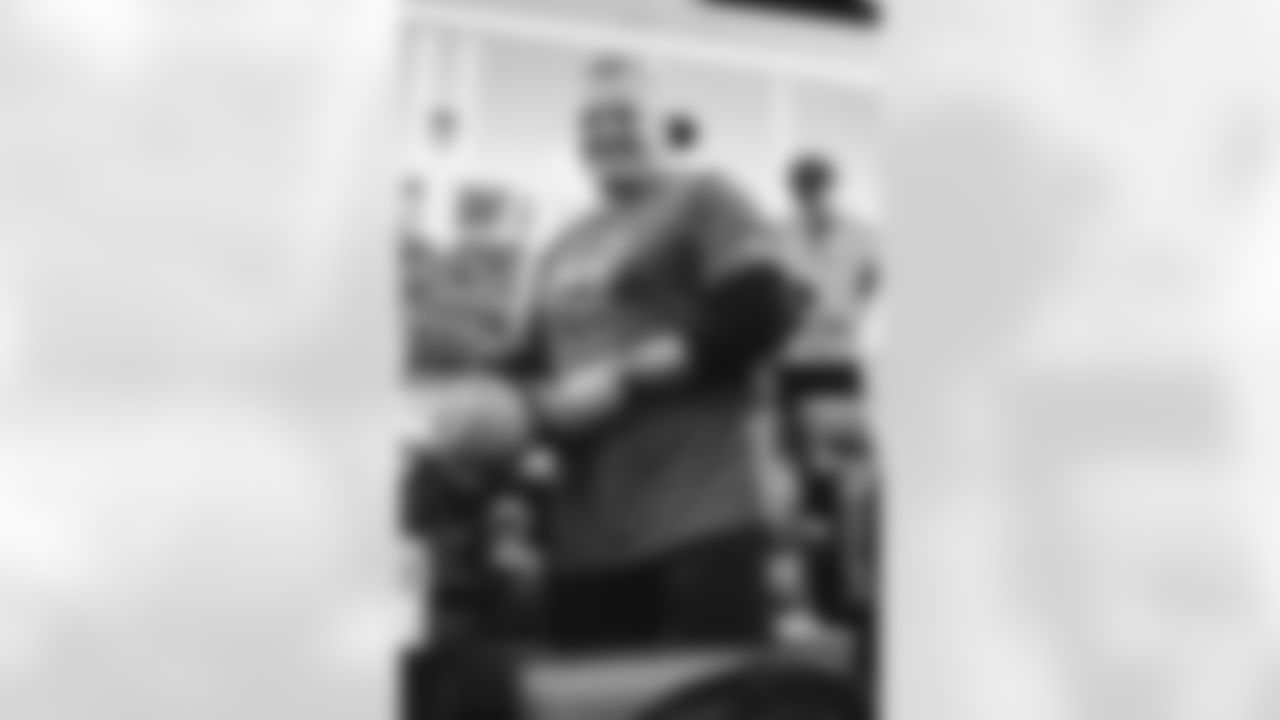 20251108-JETS Soldiers To Sidelines-29