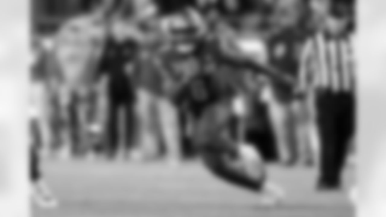 QB Jalon Daniels - Kansas