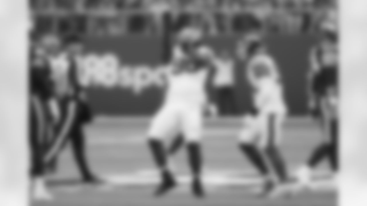 DL Leonard Taylor III - 96