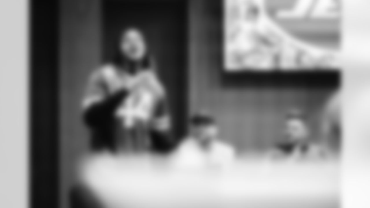 E_BEN_LUMLEY_JETS_FLAG_DUBLIN_MAR05_366