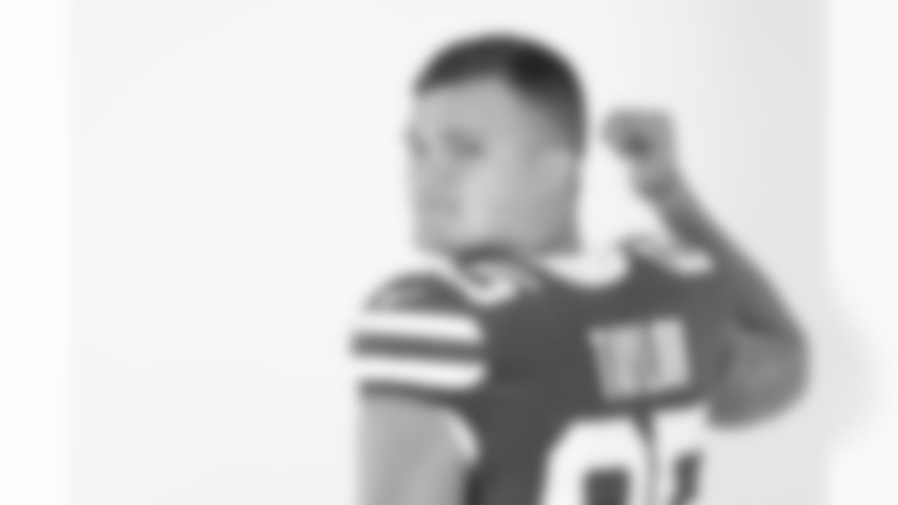 New York Jets tight end Mason Taylor (85) poses for a portrait during the NFLPA Rookie Premiere on Saturday, May 17, 2025 in Thousand Oaks, Calif. (Ben Liebenberg/NFL)