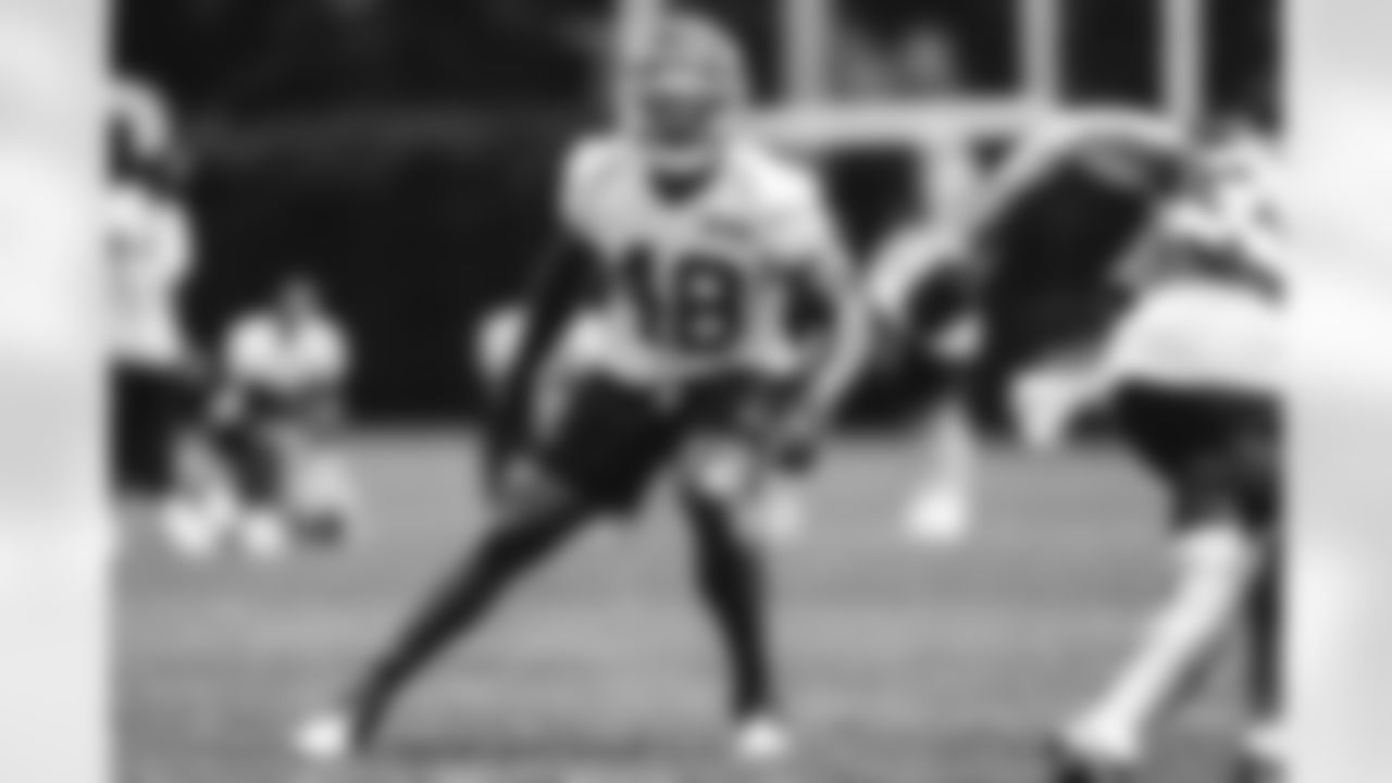 LB Aaron Smith - 48