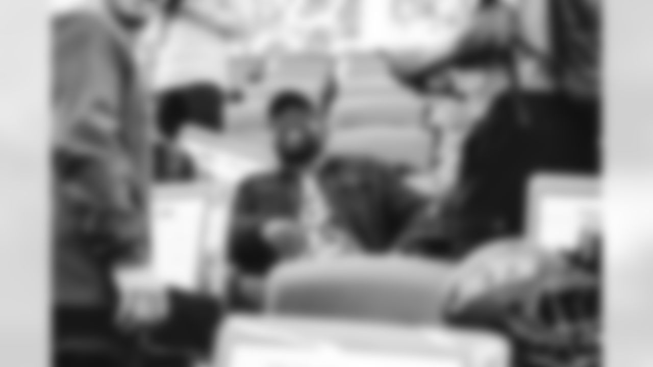 20251108-JETS Soldiers To Sidelines-28