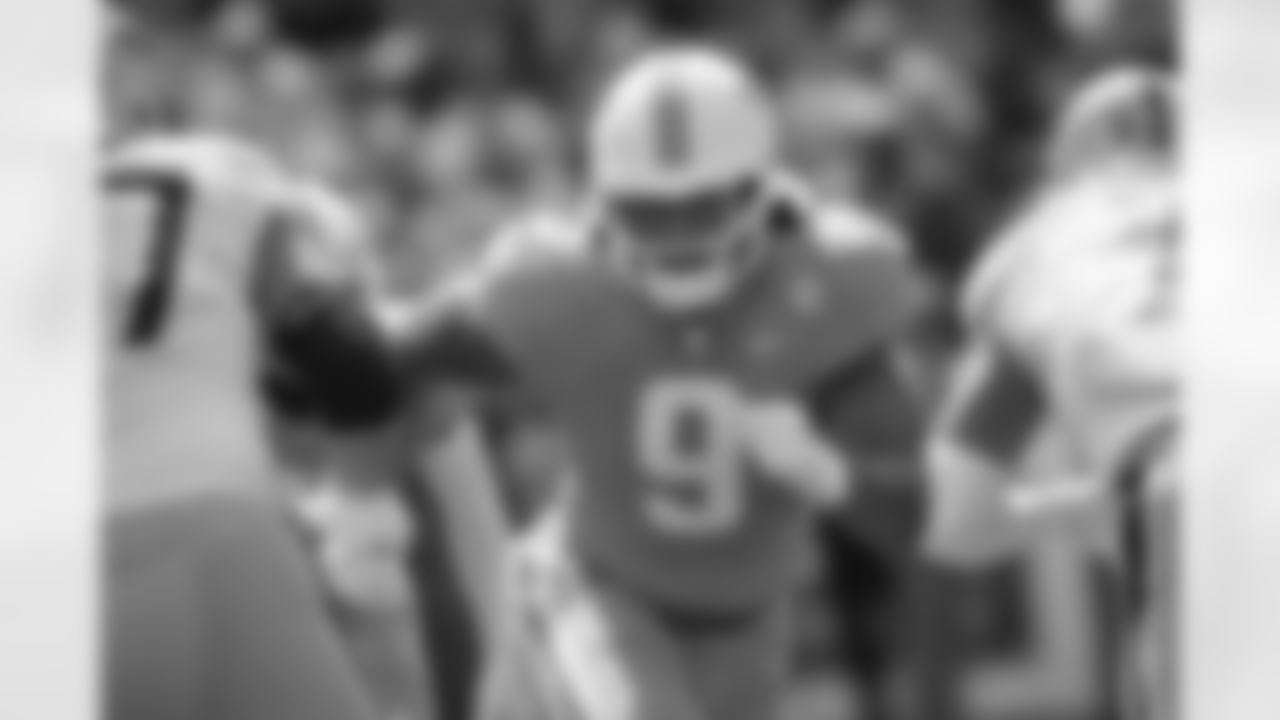Tennessee linebacker Tyler Baron (9) plays against Pittsburgh during the first half of an NCAA football game on Saturday, Sept. 11, 2021, in Knoxville, Tenn. (AP Photo/John Amis)