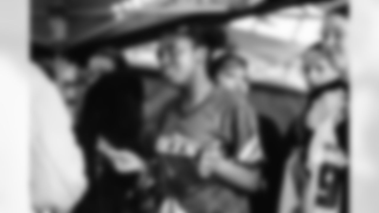 E_BEN_LUMLEY_JETS_FLAG_DUBLIN_MAR05_157