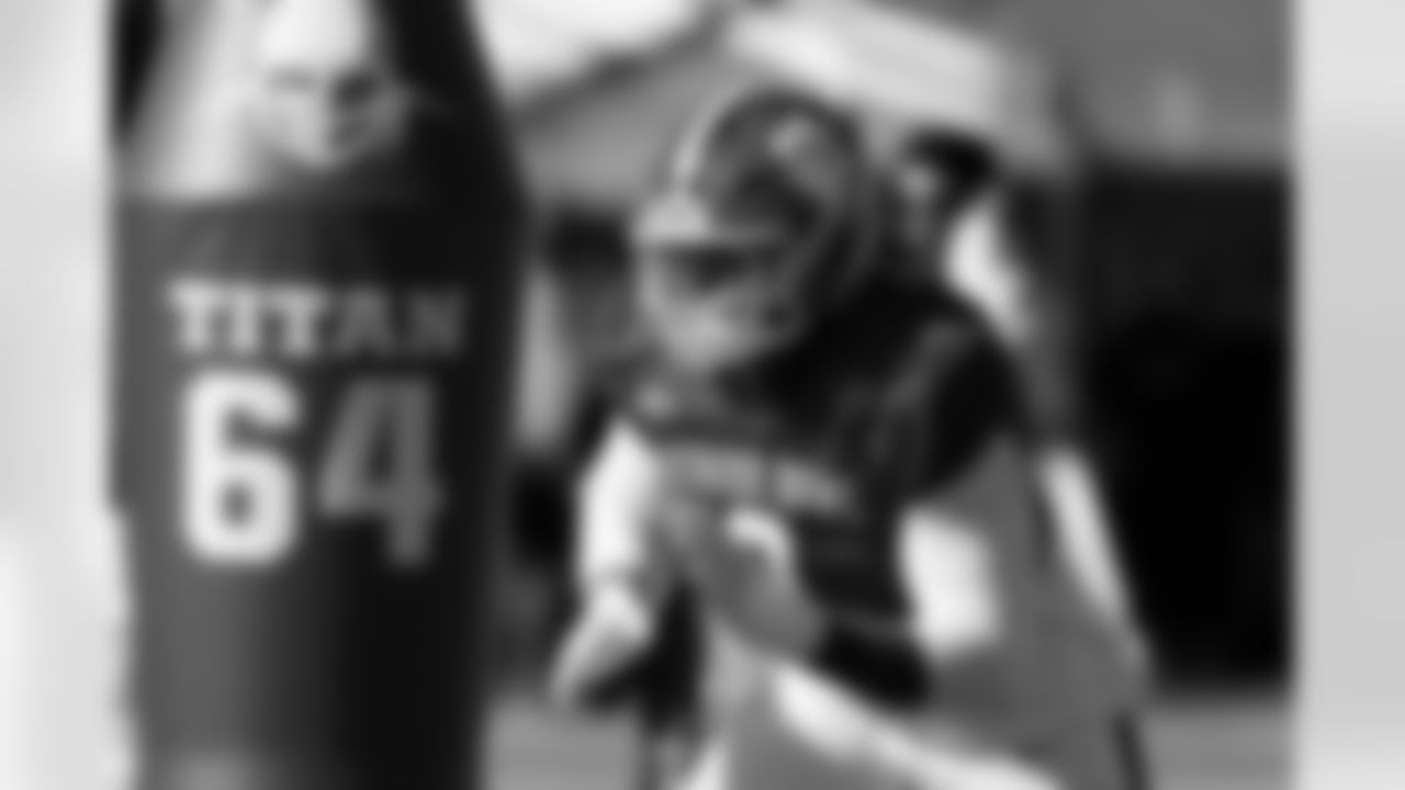 National Team defensive end TJ Parker (9), of Clemson, runs through drills during practice for the Senior Bowl NCAA college football game Wednesday, Jan. 28, 2026, in Mobile, Ala. (AP Photo/Butch Dill)