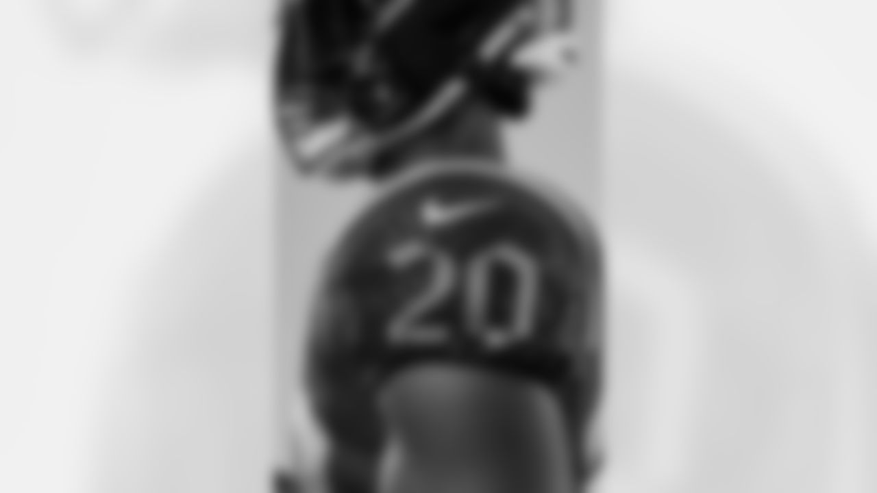 20250721-NY-Jets-Rivalry-White-7376