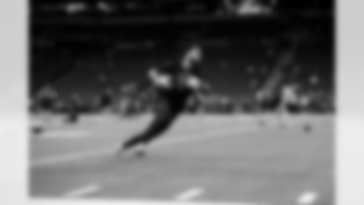 Indiana wide receiver Elijah Sarratt (34) participates in a drill during the 2026 NFL Scouting Combine on Saturday, February 28, 2026 in Indianapolis, Indiana. (Lauren Leigh Bacho/NFL)