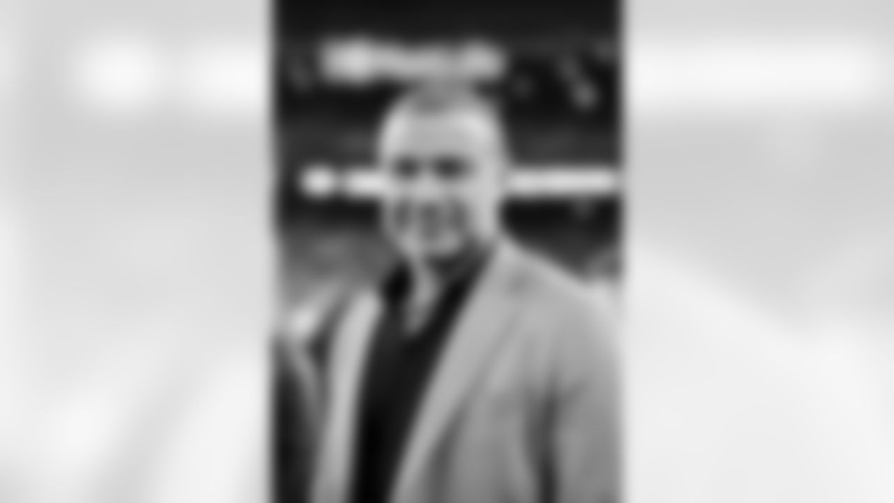 Liev Schreiber - Actor & Voice of HBO's Hard Knocks
