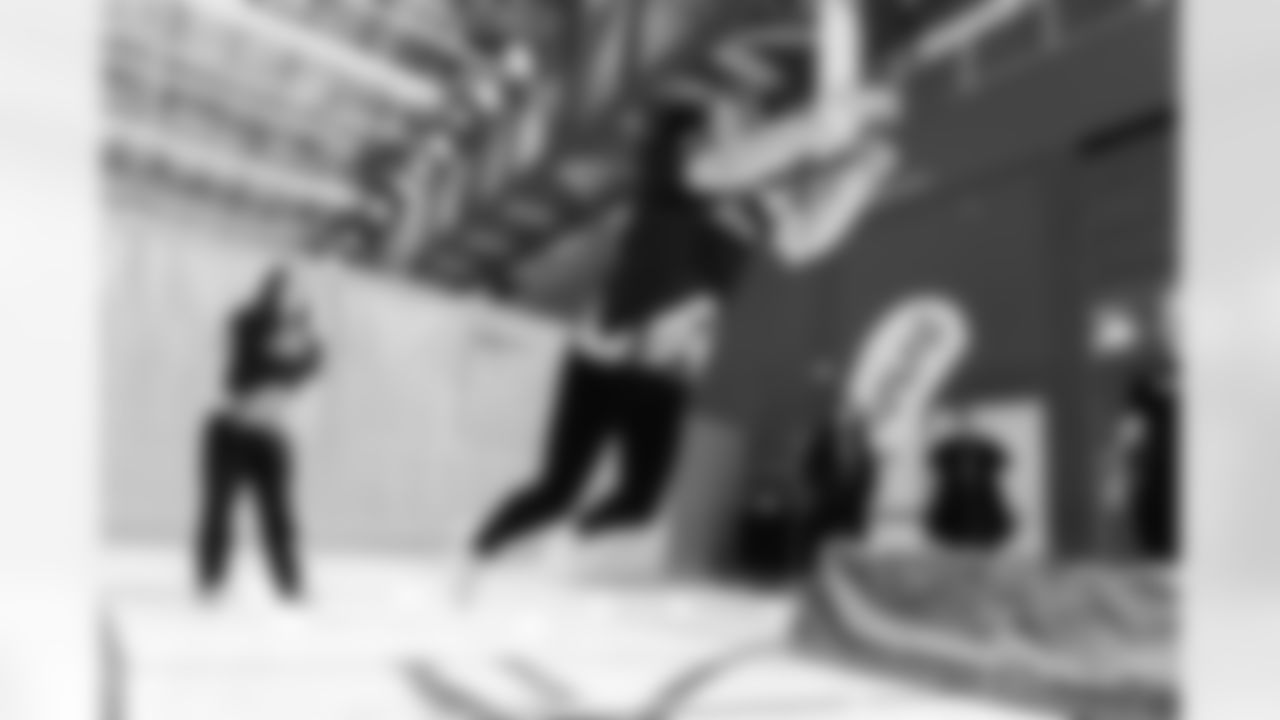 E_BEN_LUMLEY_JETS_FLAG_DUBLIN_MAR05_98