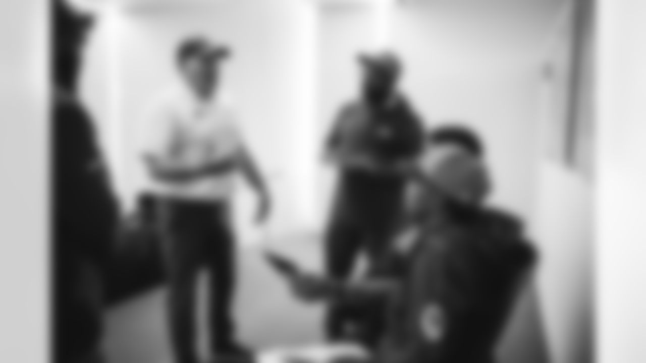 20251108-JETS Soldiers To Sidelines-112