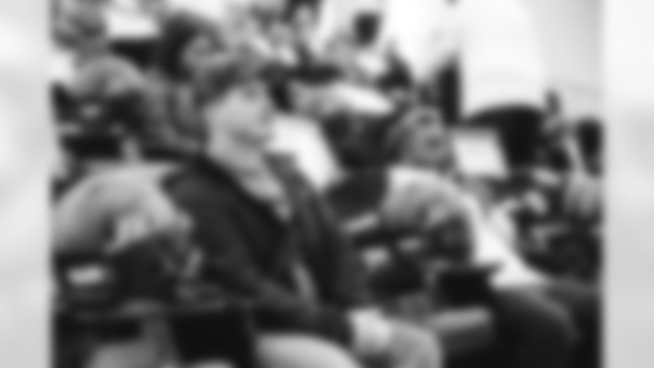 20251108-JETS Soldiers To Sidelines-33