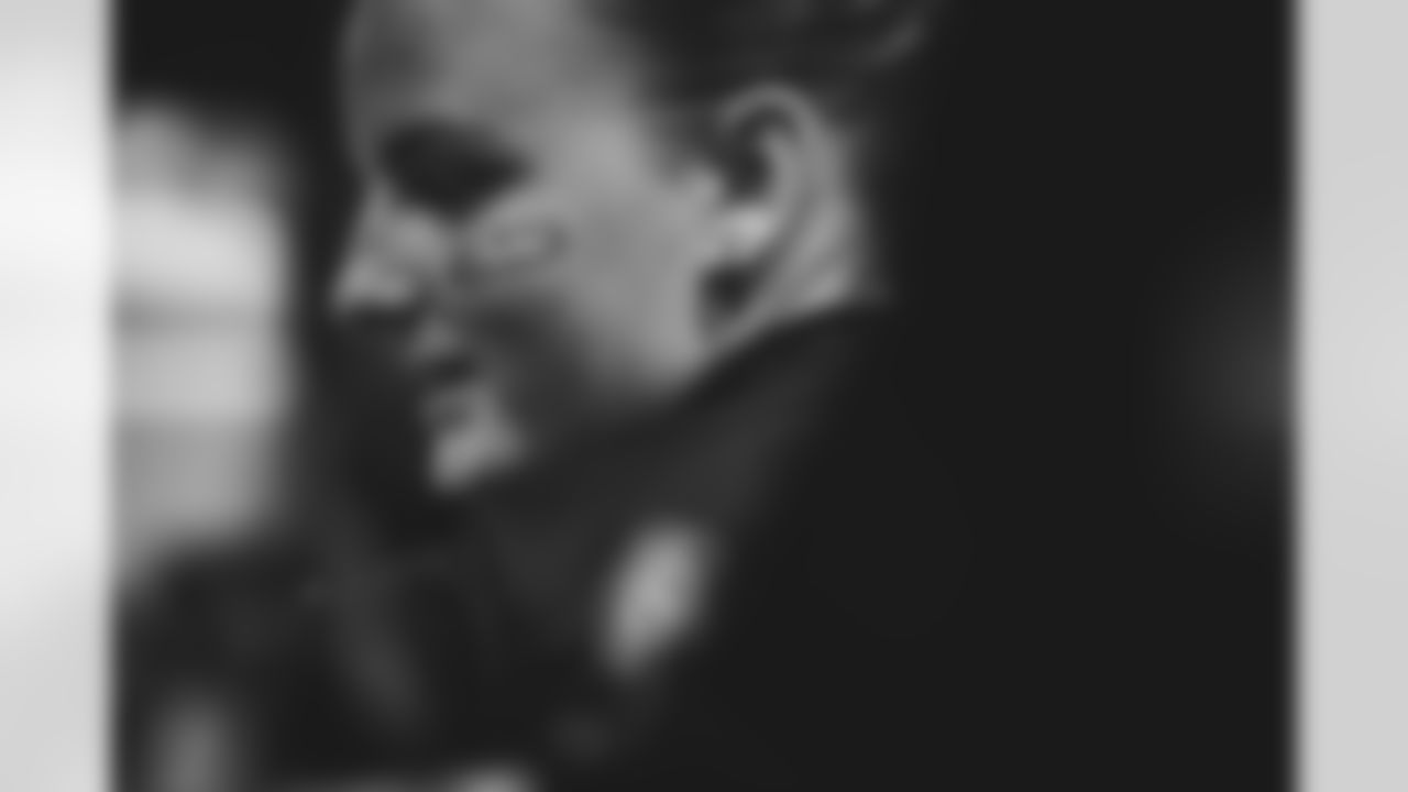 BEN_LUMLEY_JETS_FLAG_DUBLIN_MAR05_1221