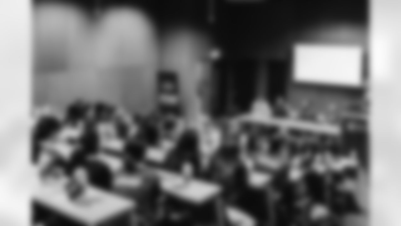 E_BEN_LUMLEY_JETS_FLAG_DUBLIN_MAR05_1550