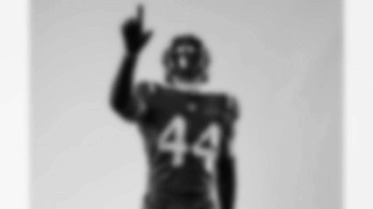 E_20250721-NY-Jets-Rivalry-White-8080