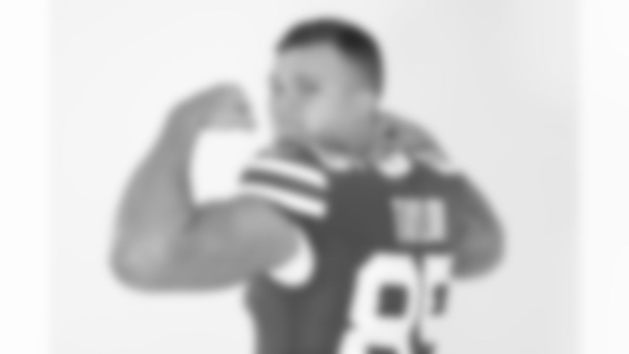 New York Jets tight end Mason Taylor (85) poses for a portrait during the NFLPA Rookie Premiere on Saturday, May 17, 2025 in Thousand Oaks, Calif. (Ben Liebenberg/NFL)
