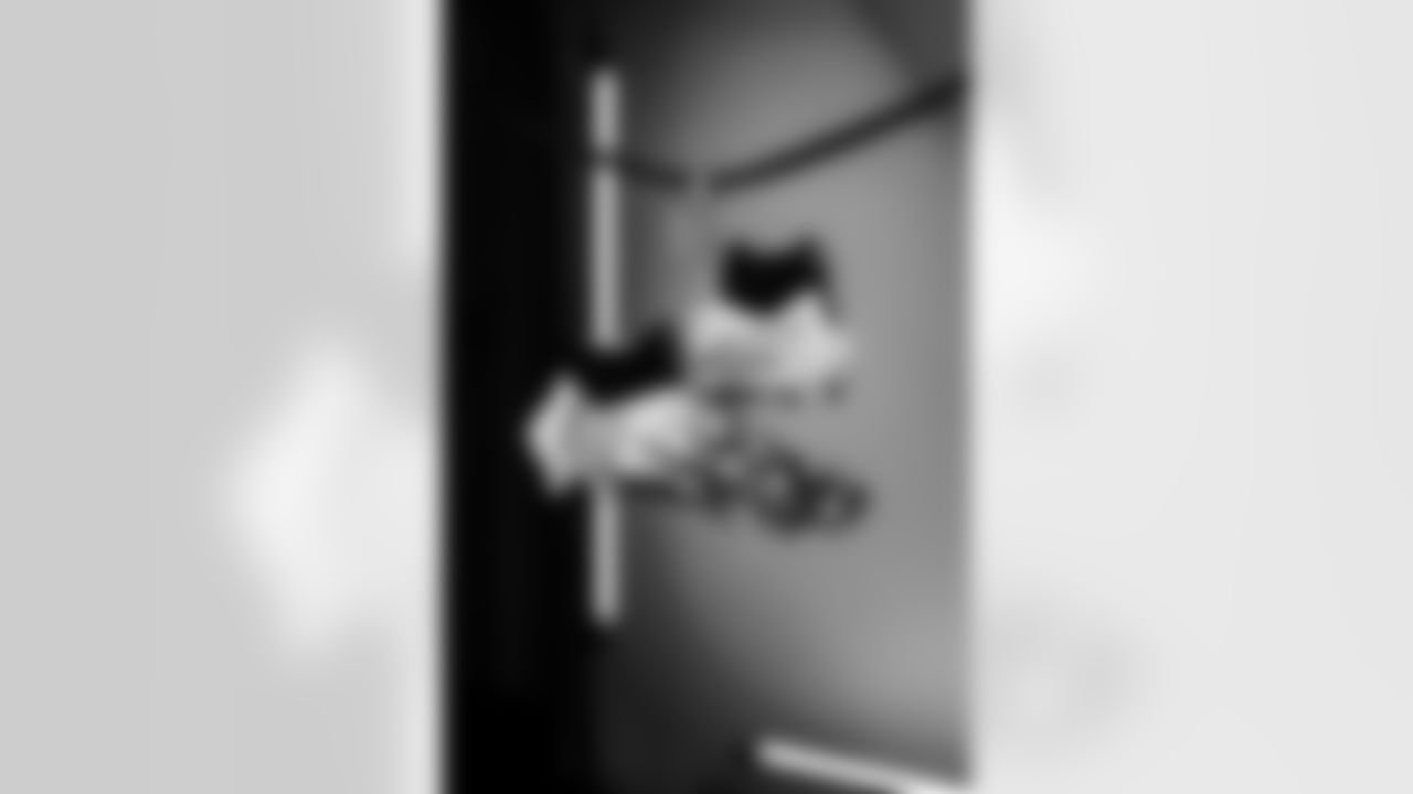 Allen Lazard - Puppy Jake Foundation