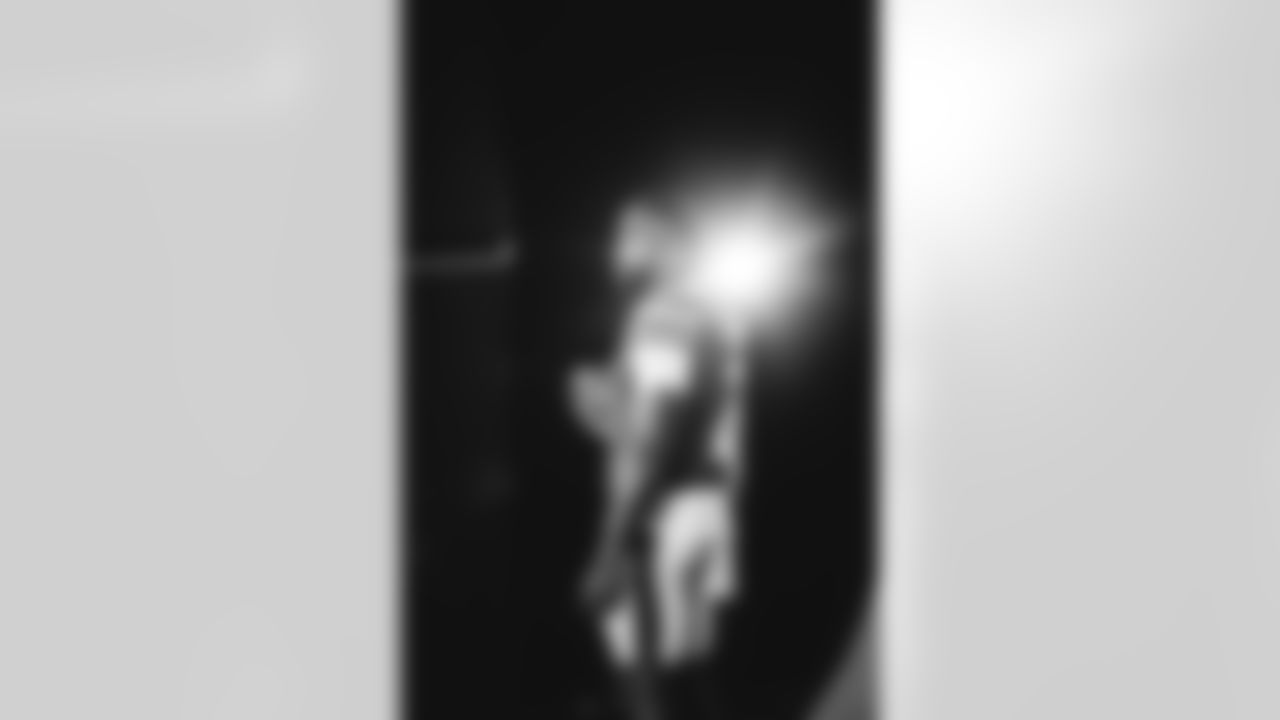 E_0B2A8603