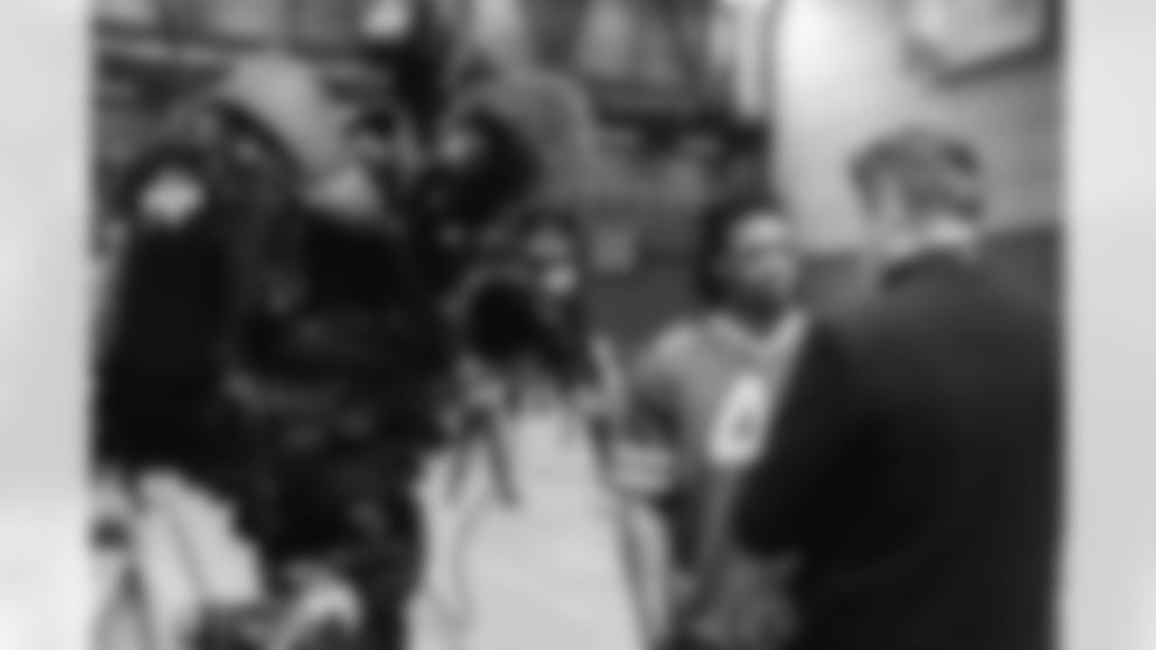 E_BEN_LUMLEY_JETS_FLAG_DUBLIN_MAR05_1564