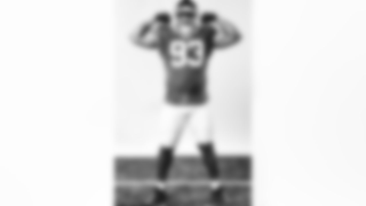 DL Byron Cowart - 93