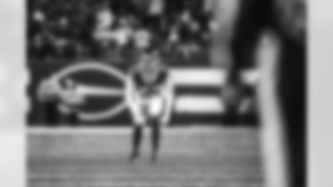 CB Isaiah Oliver - 26