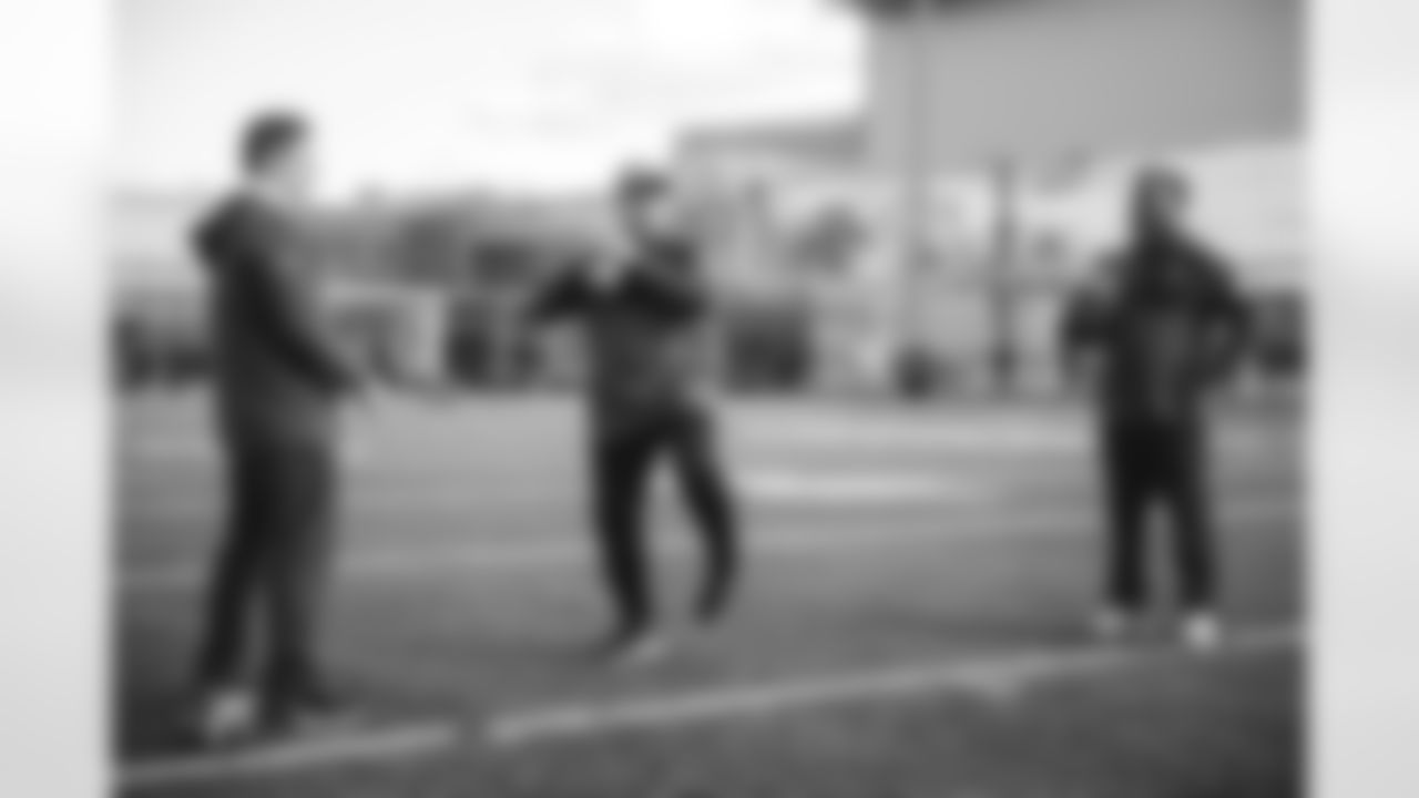 20251108-JETS Soldiers To Sidelines-124