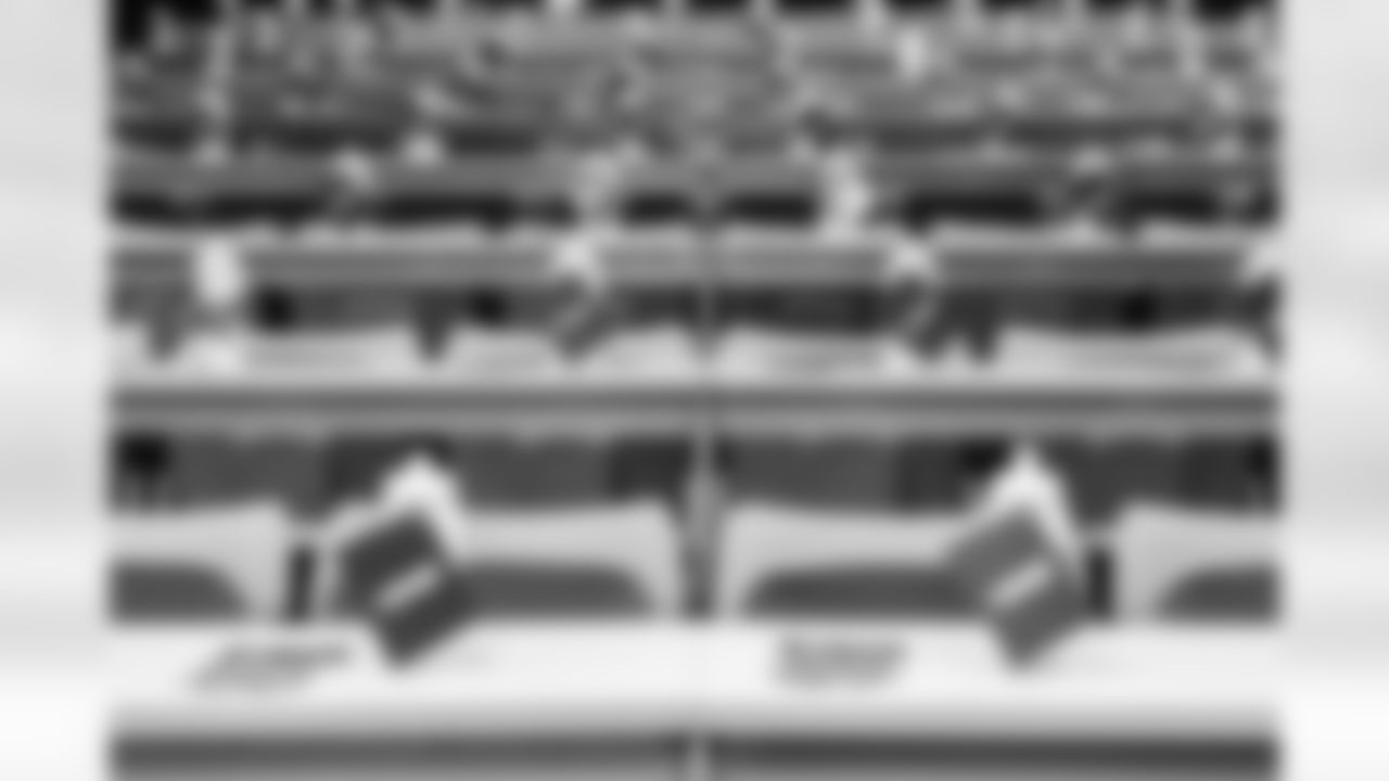 E_BEN_LUMLEY_JETS_FLAG_DUBLIN_MAR05_1544