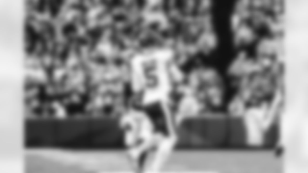 E_JB2_9756