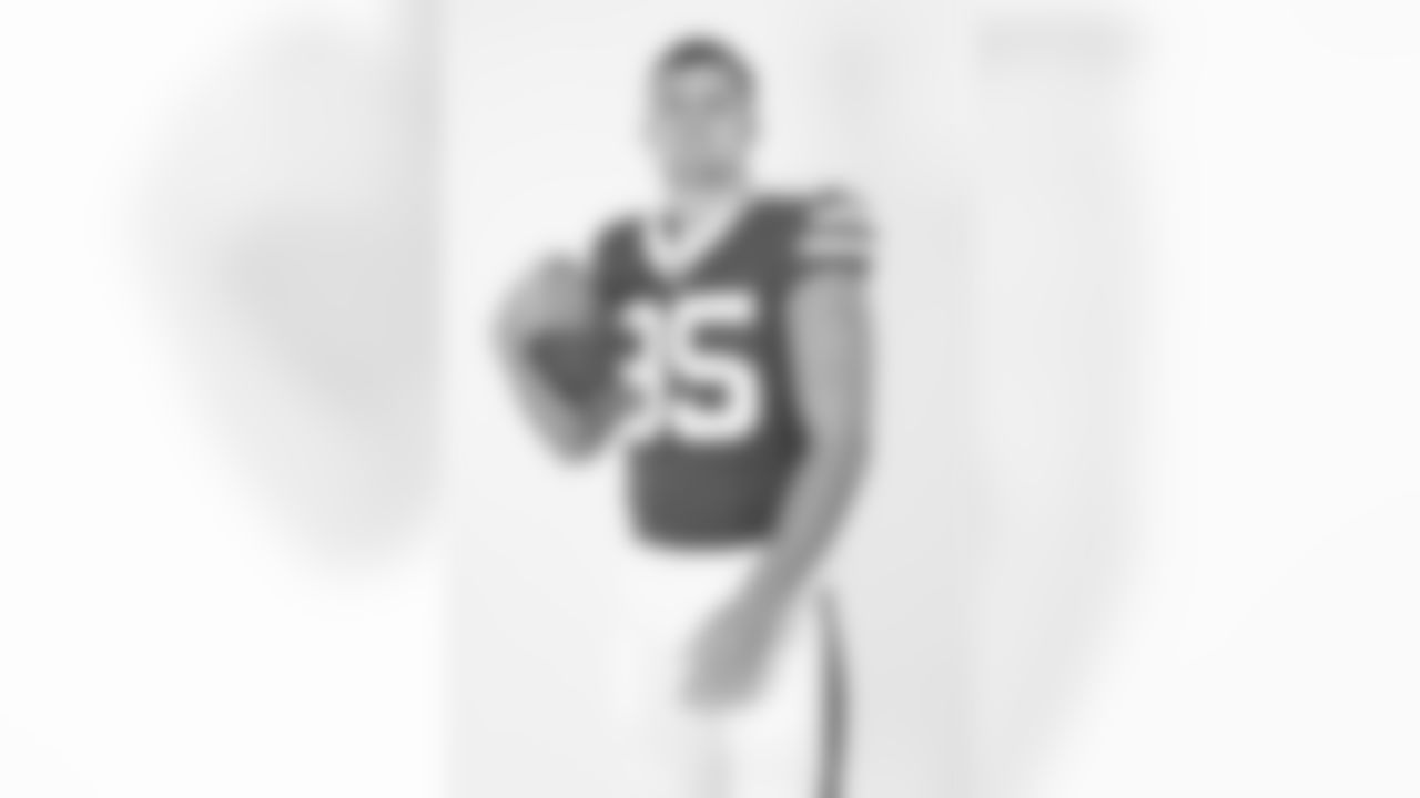 New York Jets tight end Mason Taylor (85) poses for a portrait during the NFLPA Rookie Premiere on Saturday, May 17, 2025 in Thousand Oaks, Calif. (Ben Liebenberg/NFL)