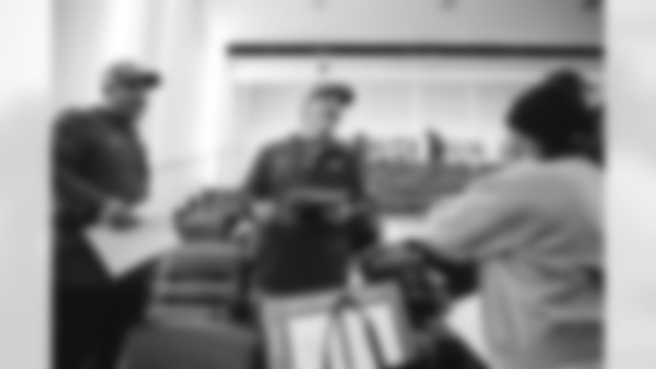 20251108-JETS Soldiers To Sidelines-108