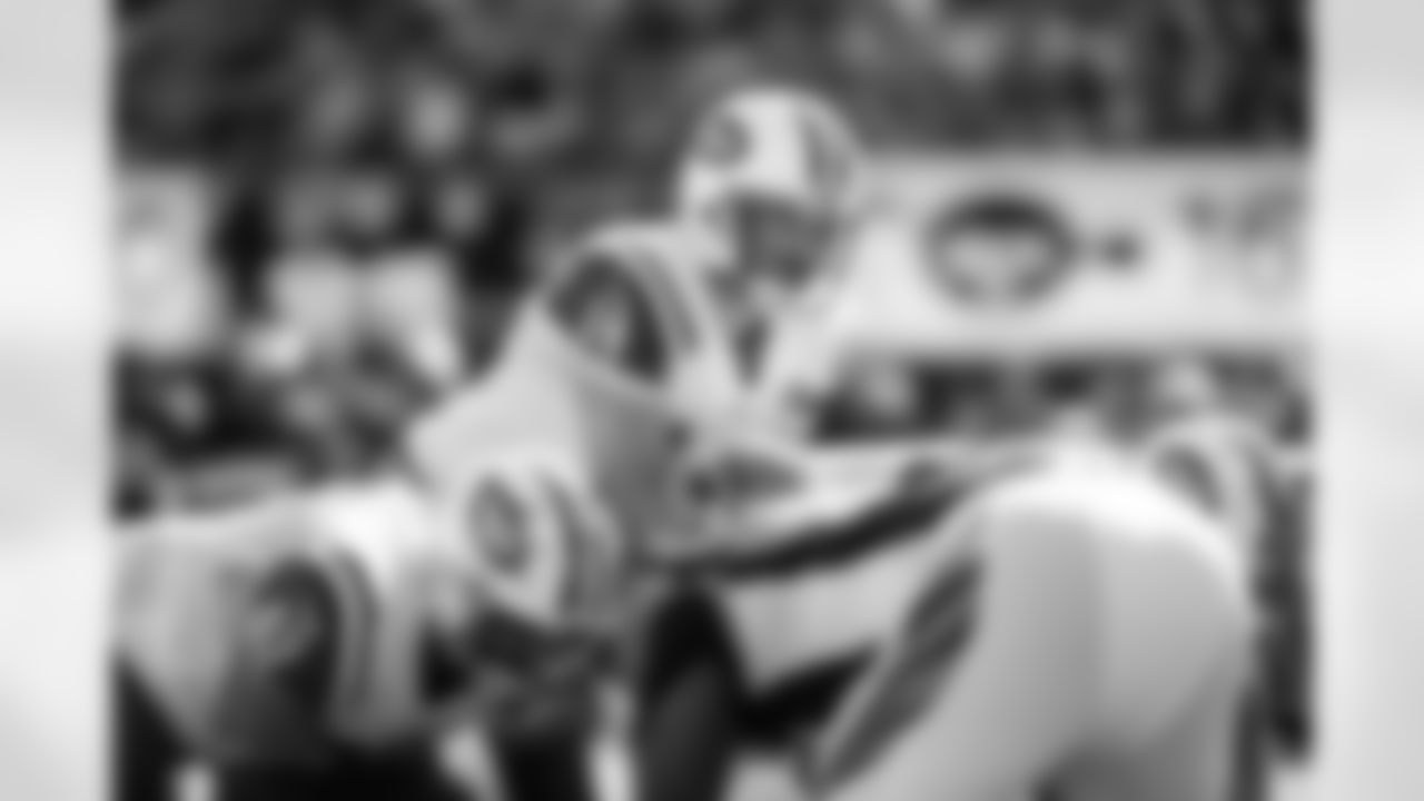 160912 Cincinnati Bengals vs New York Jets - Football - Ryan Fitzpatrick Line