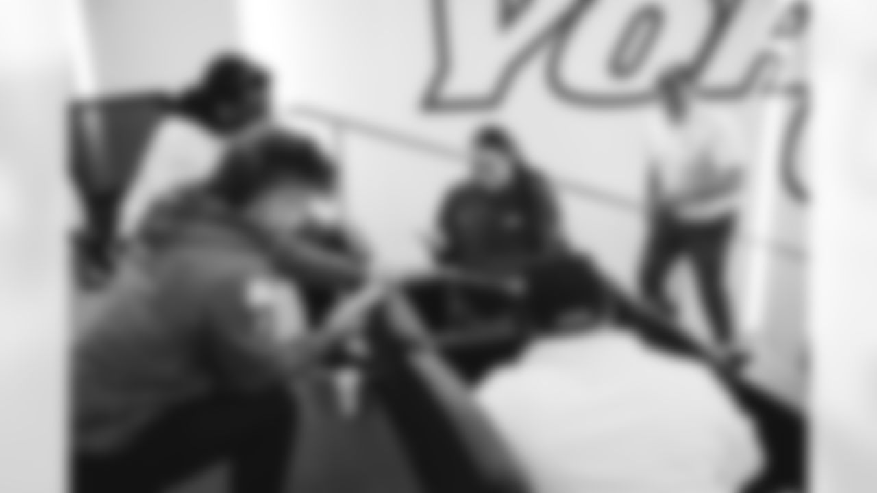 20251108-JETS Soldiers To Sidelines-111