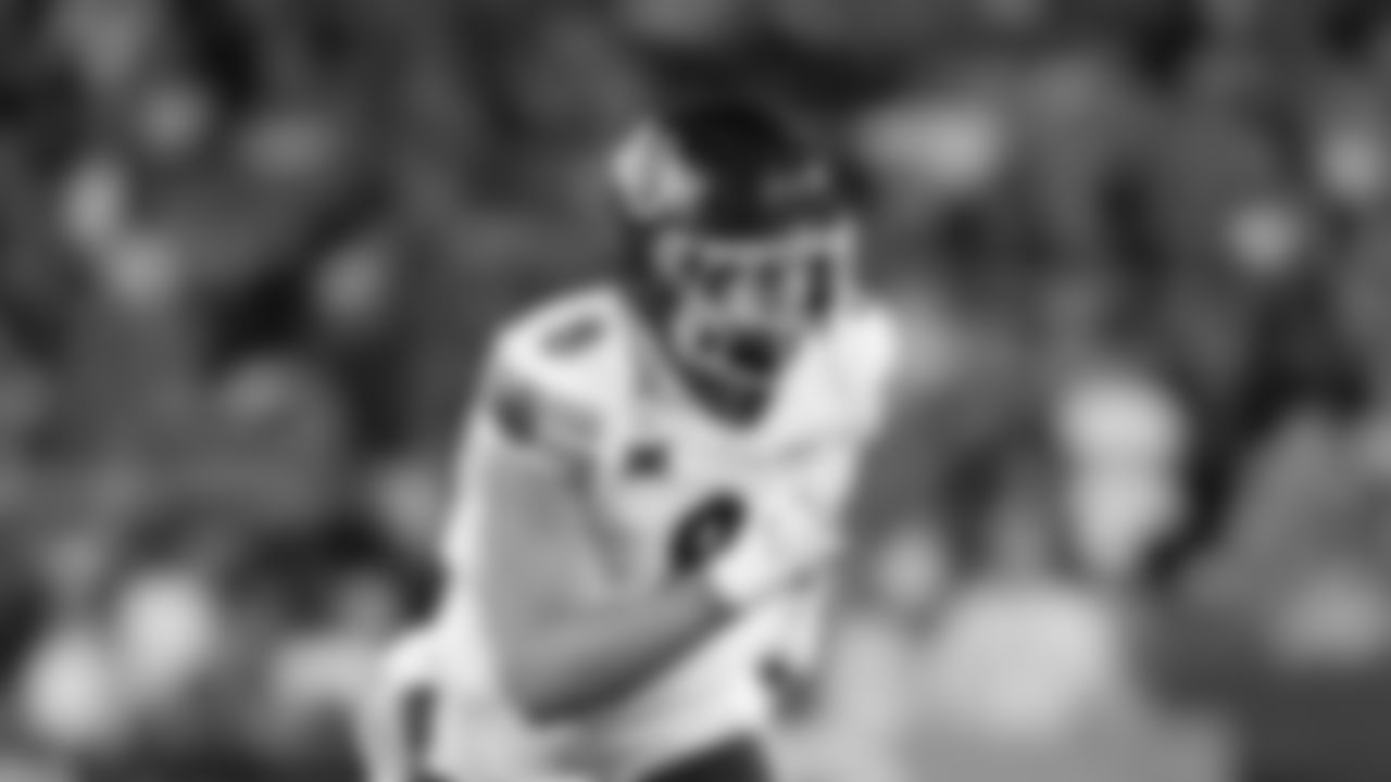 Utah LB Lander Barton (8)